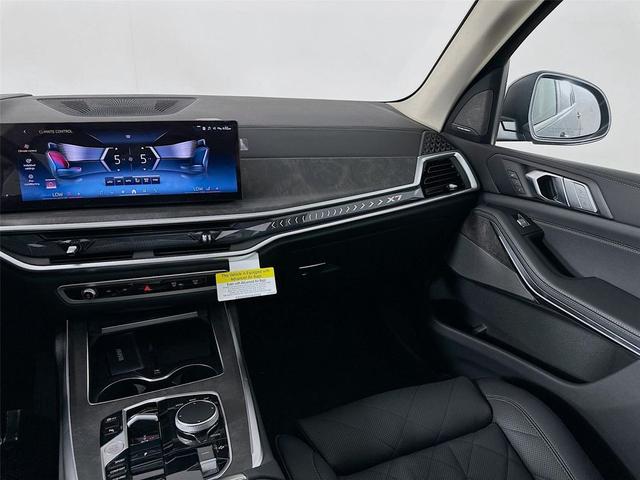 Photo of 2026 Blue Ridge Mountain Metallic BMW X7