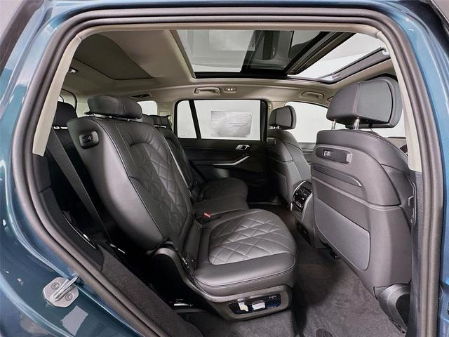 Photo of 2026 Blue Ridge Mountain Metallic BMW X7