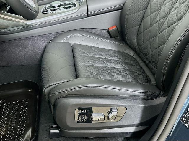 Photo of 2026 Blue Ridge Mountain Metallic BMW X7