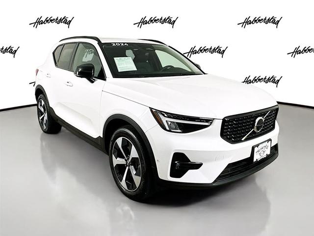 Photo of 2024 Volvo XC40