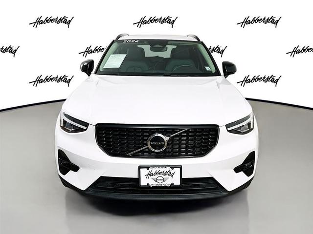 Photo of 2024 Volvo XC40