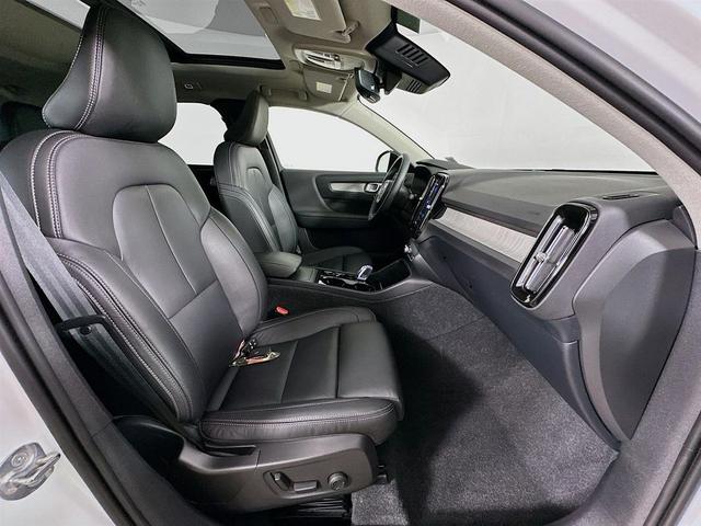 Photo of 2024 Volvo XC40