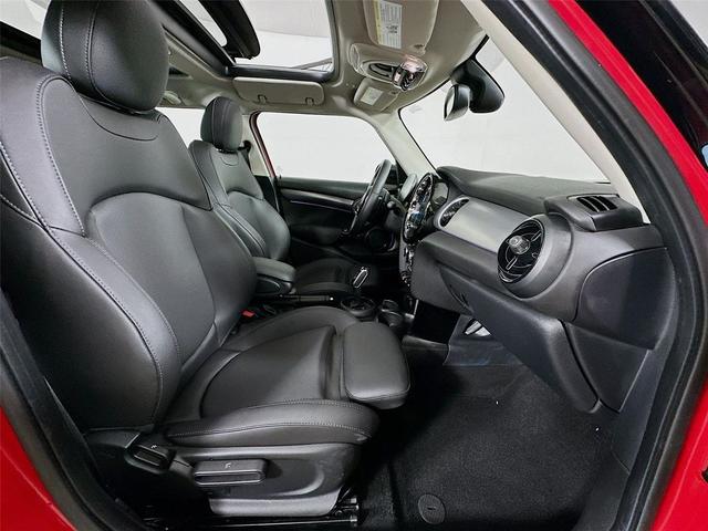 Photo of 2023 Chili Red MINI Hardtop