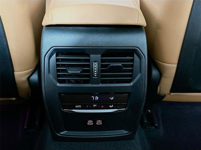 Photo of 2024 Black Sapphire Metallic BMW 330