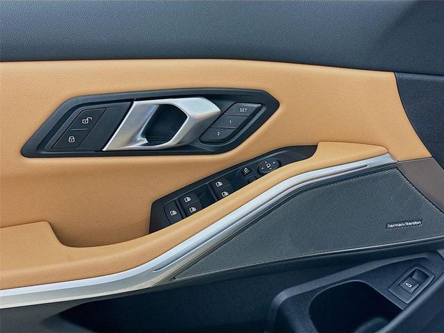 Photo of 2024 Black Sapphire Metallic BMW 330