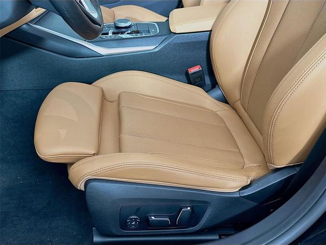 Photo of 2024 Black Sapphire Metallic BMW 330