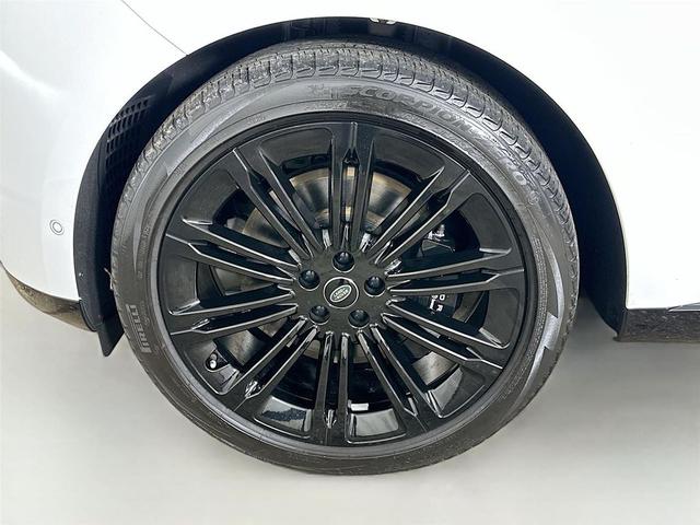 Photo of 2023 Fuji White Land Rover Range Rover