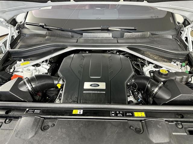 Photo of 2023 Fuji White Land Rover Range Rover