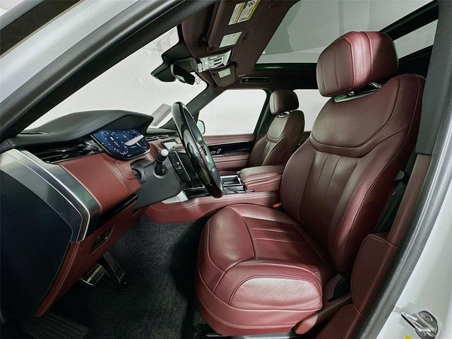 Photo of 2023 Fuji White Land Rover Range Rover