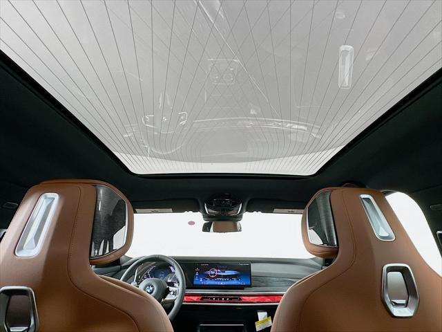 Photo of 2025 Carbon Black Metallic BMW 760