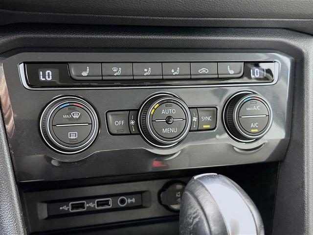 Photo of 2020 Deep Black Pearl Volkswagen Tiguan