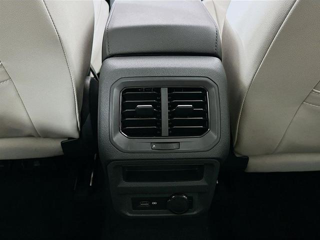 Photo of 2020 Deep Black Pearl Volkswagen Tiguan