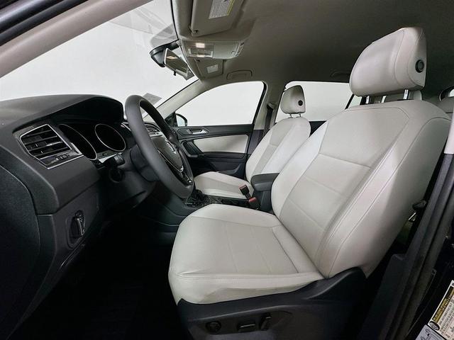 Photo of 2020 Deep Black Pearl Volkswagen Tiguan