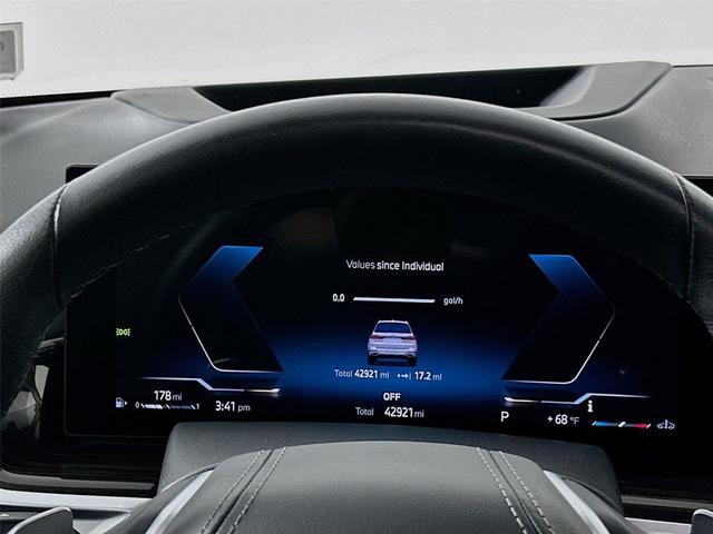 Photo of 2024 Alpine White BMW X7