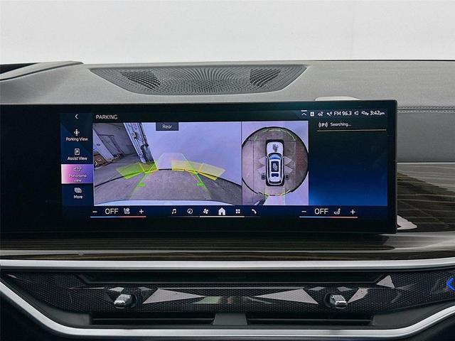 Photo of 2024 Alpine White BMW X7