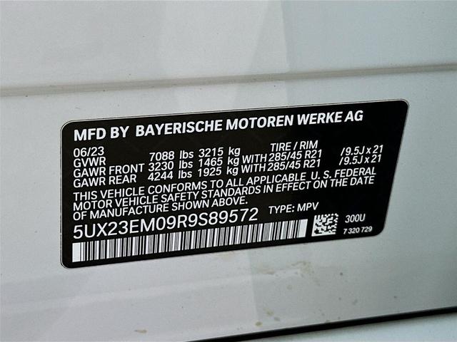Photo of 2024 Alpine White BMW X7