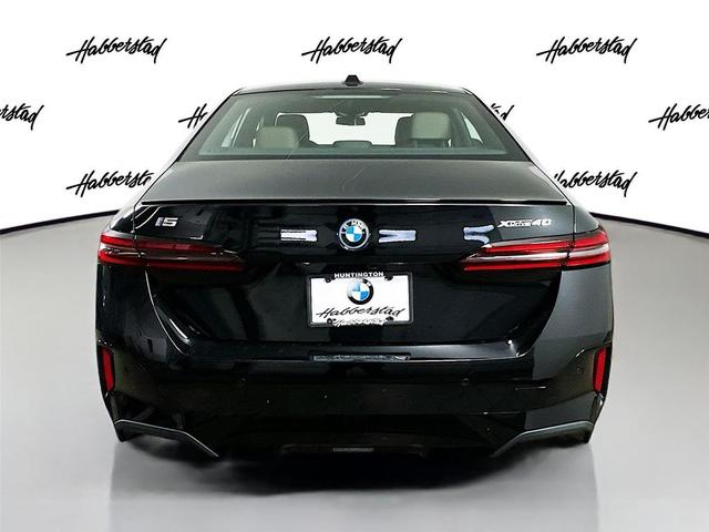 Photo of 2026 Black Sapphire Metallic BMW i5