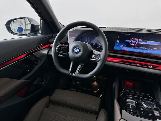 Photo of 2026 Black Sapphire Metallic BMW i5