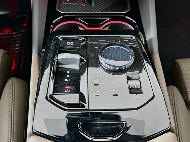 Photo of 2026 Black Sapphire Metallic BMW i5