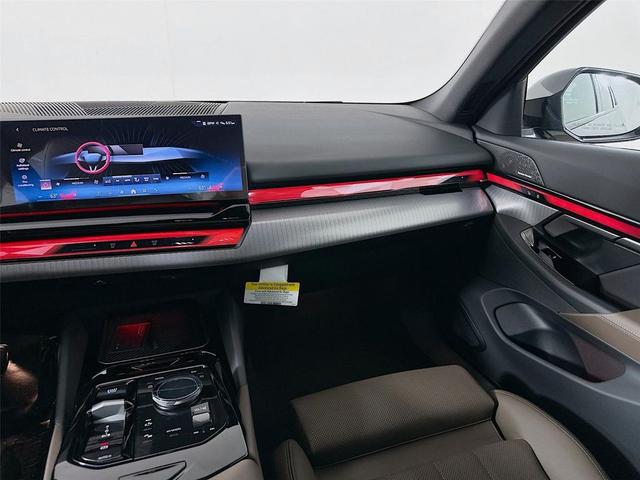 Photo of 2026 Black Sapphire Metallic BMW i5