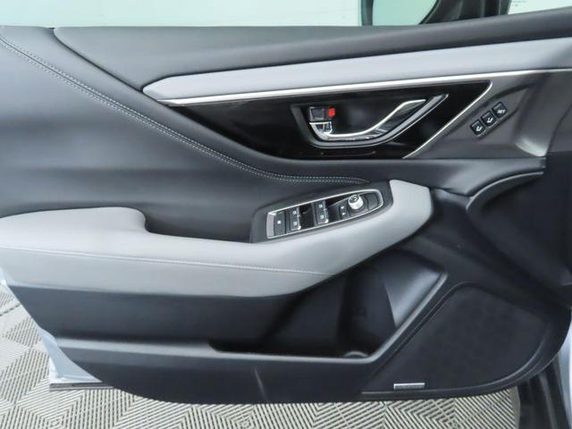 Photo of 2021 Ice Silver Metallic Subaru Outback