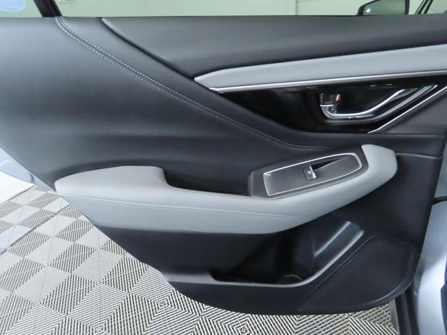 Photo of 2021 Ice Silver Metallic Subaru Outback
