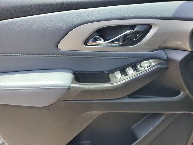 Photo of 2020 Graphite Metallic Chevrolet Traverse