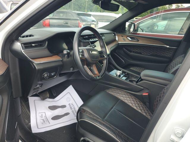 Photo of 2023 Bright White Clearcoat Jeep Grand Cherokee L