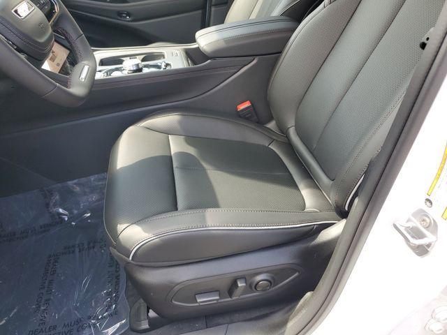Photo of 2025 Bright White Clearcoat Jeep Wagoneer S