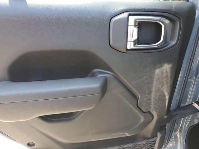 Photo of 2025 Anvil Clearcoat Jeep Wrangler