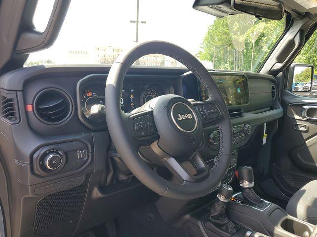 Photo of 2025 Anvil Clearcoat Jeep Wrangler