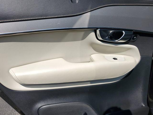 Photo of 2020 Onyx Black Metallic Volvo XC90