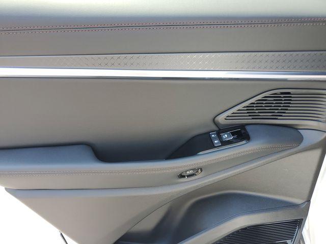 Photo of 2025 Bright White Clearcoat Jeep Wagoneer S