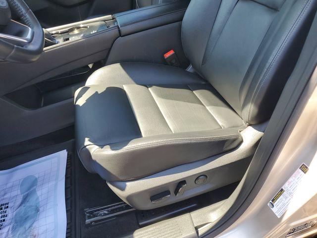 Photo of 2022 Champagne Silver Nissan Rogue
