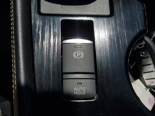 Photo of 2022 Champagne Silver Nissan Rogue