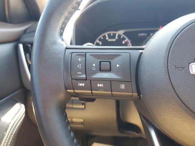 Photo of 2022 Champagne Silver Nissan Rogue