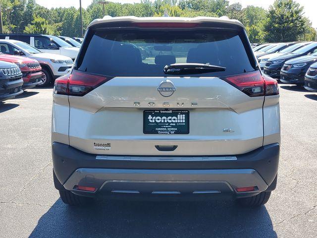 Photo of 2022 Champagne Silver Nissan Rogue