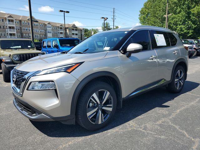 Photo of 2022 Champagne Silver Nissan Rogue