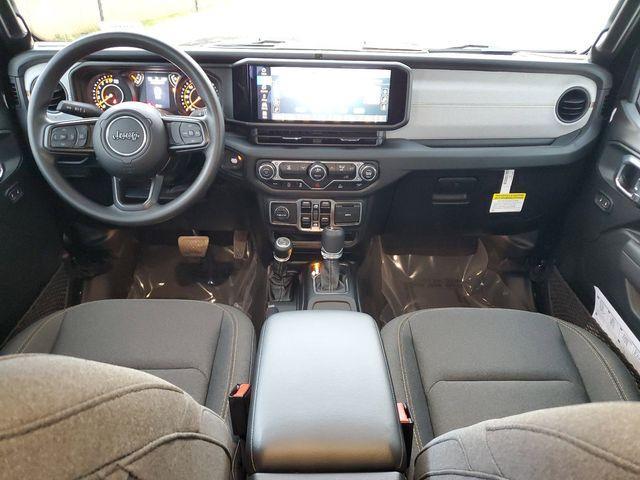 Photo of 2025 Black Clearcoat Jeep Gladiator