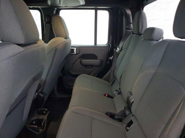 Photo of 2025 Black Clearcoat Jeep Gladiator