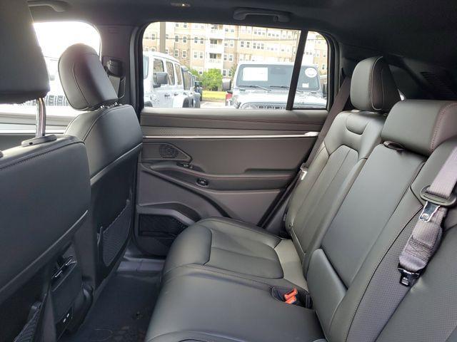 Photo of 2025 Diamond Black Jeep Wagoneer S