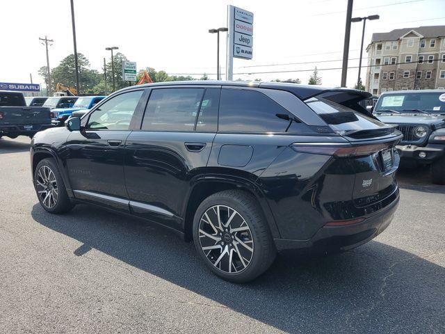 Photo of 2025 Diamond Black Jeep Wagoneer S