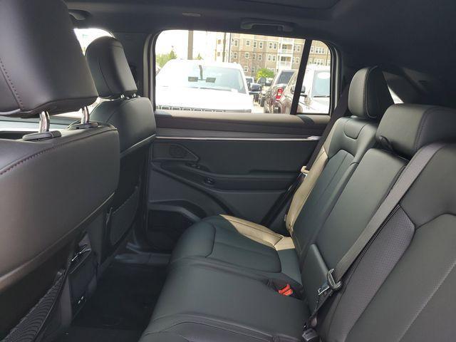 Photo of 2025 Bright White Clearcoat Jeep Wagoneer S