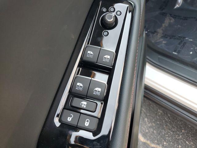Photo of 2025 Bright White Clearcoat Jeep Wagoneer S