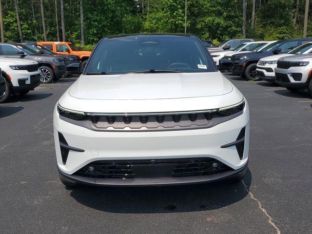 Photo of 2025 Bright White Clearcoat Jeep Wagoneer S