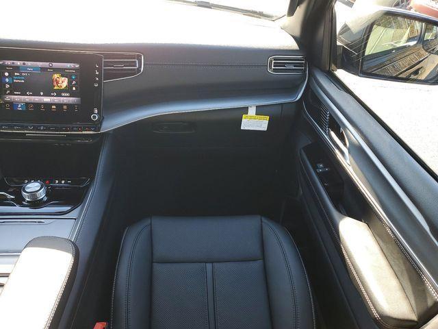 Photo of 2025 Diamond Black Jeep Wagoneer