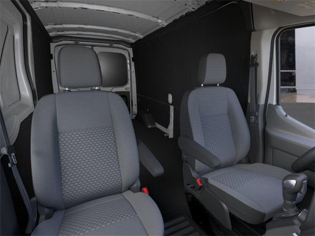Photo of 2025 Oxford White Ford Transit-250