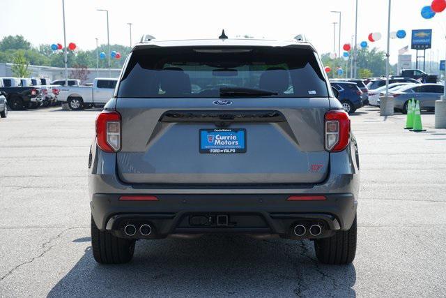 Photo of 2022 Gray Metallic Ford Explorer