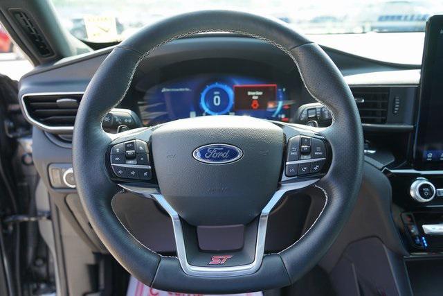 Photo of 2022 Gray Metallic Ford Explorer