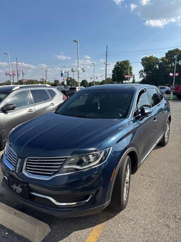 Photo of 2017 Midnight Sapphire Blue Metallic Lincoln MKX